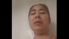 Bathroom Mom, Thumb